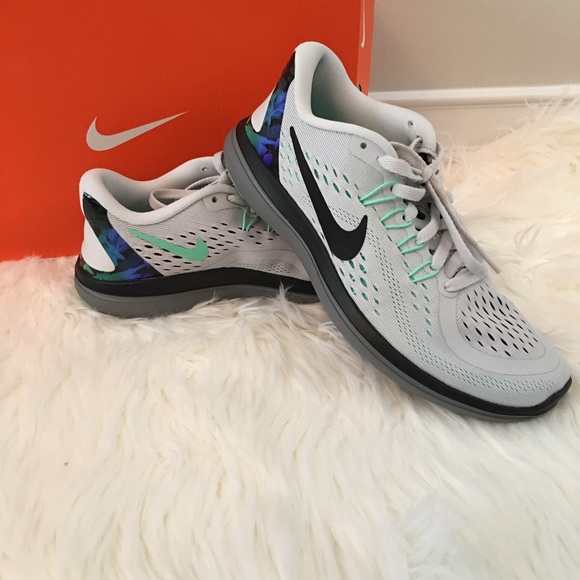 New in Box Nike Flex 2017 RN - Picture 2 of 8